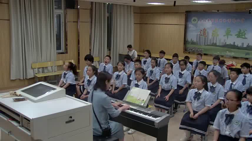 花城粤教版音乐三上《歌曲《嘀哩嘀哩》》安徽刘老师-市一等奖