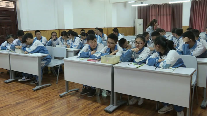 泸教版化学九上《基础实验3物质燃烧的条件》贵州余老师-全国一等奖