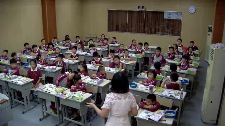 岭南版美术二上《4.恐龙回来了》广东莫老师-市一等奖