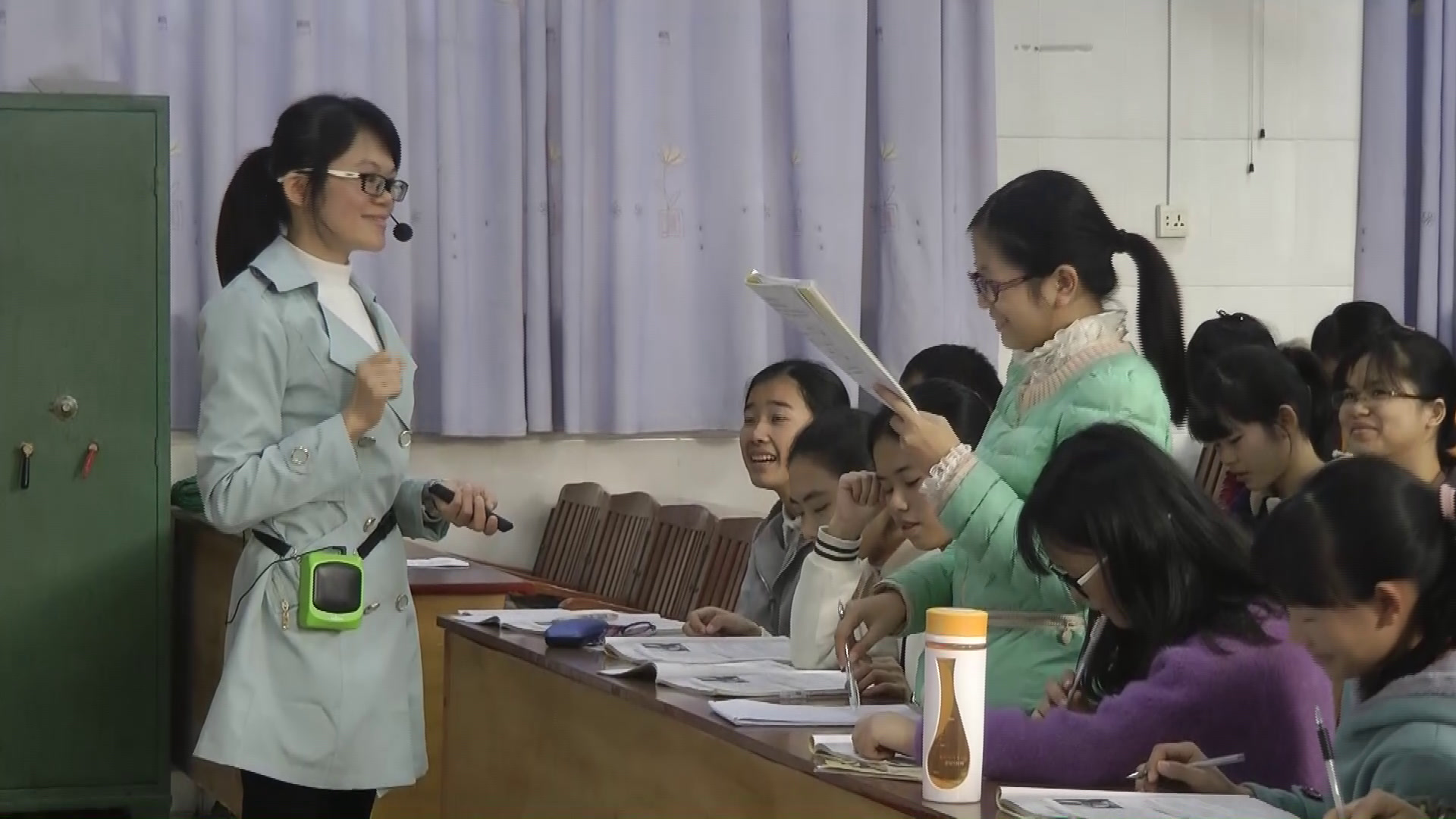 人教版化学选修4《第四节　金属的电化学腐蚀与防护》广西黄老师-省一等奖