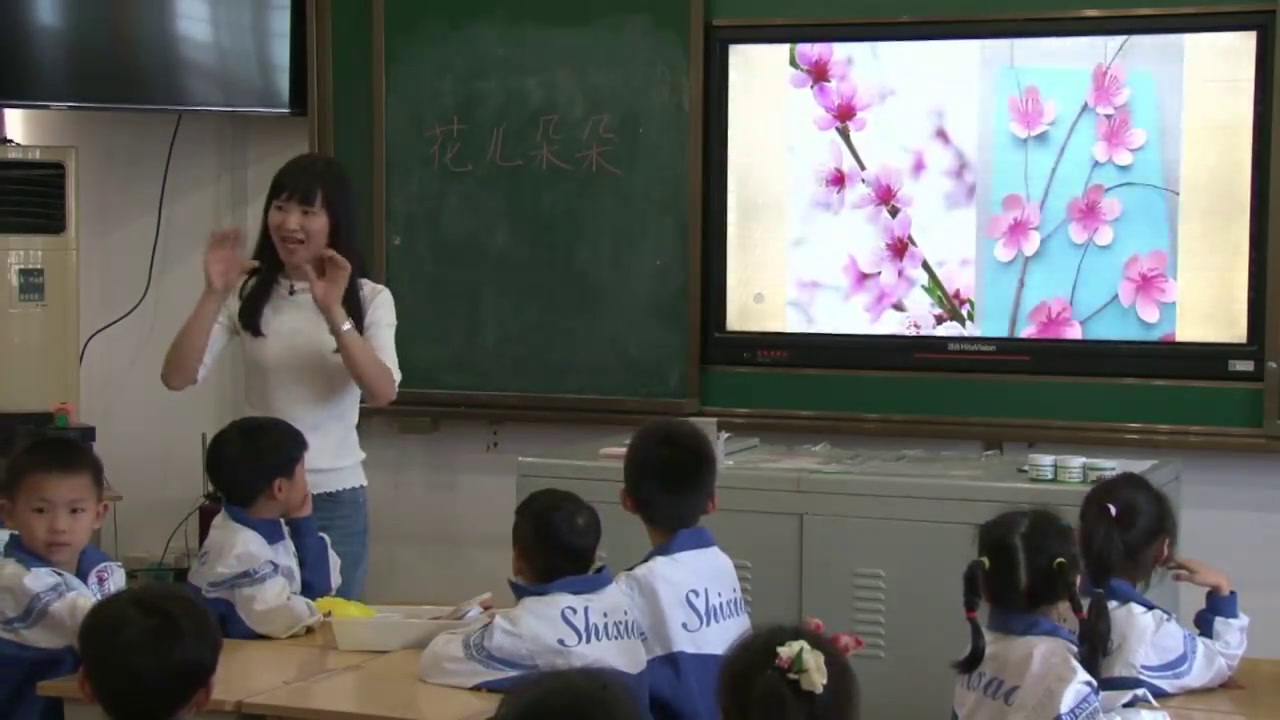 冀美版美术一上《4.花儿朵朵》湖北刘老师-县级优课