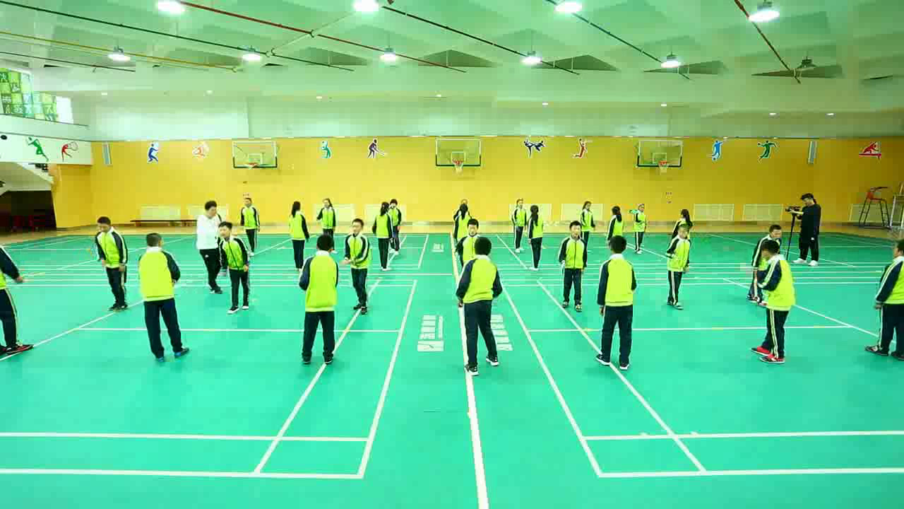  体育五六年级《各种方式的跳绳-穿梭跳长绳》辽宁王老师-省一等奖