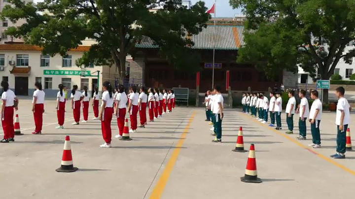  体育五六年级《 篮球运动》山西石老师-省一等奖