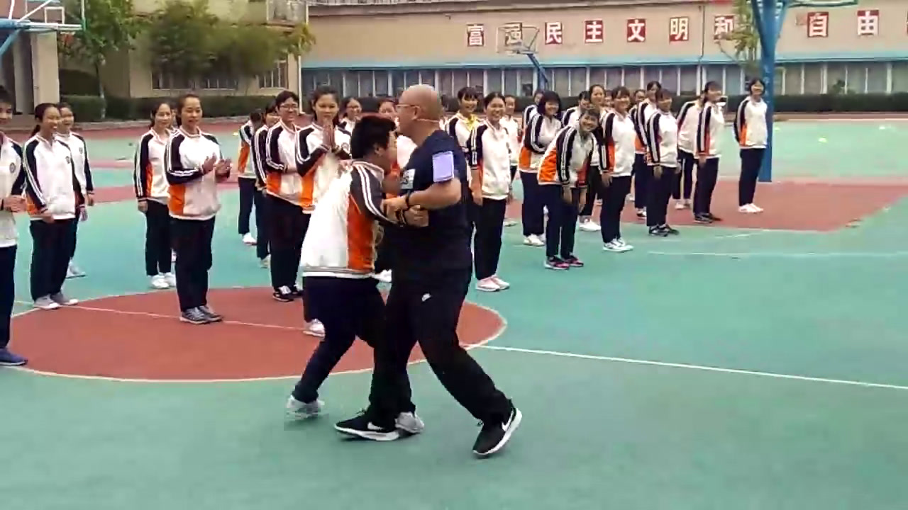 人教版高中体育《1.武术运动》广西胡老师-省一等奖