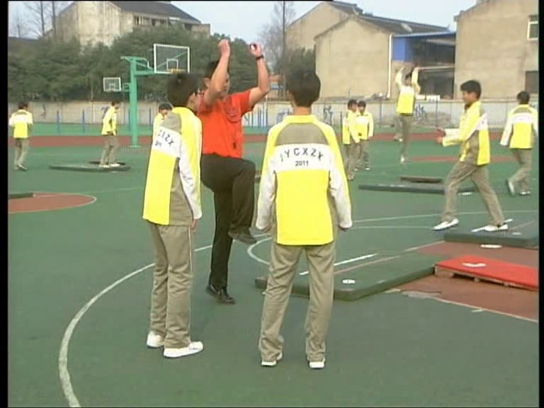人教版高中体育《1.背越式跳高》江苏刘老师-市一等奖