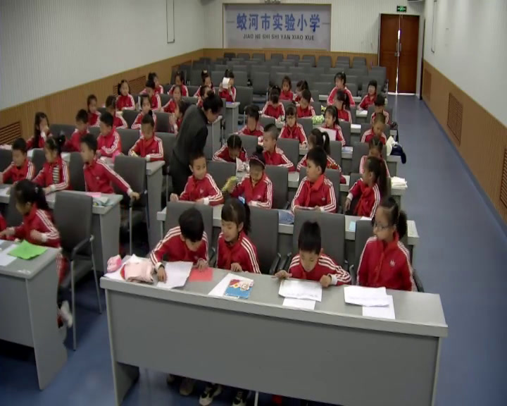 教科2017版科学二下《5.发现生长》吉林蒋老师-市一等奖