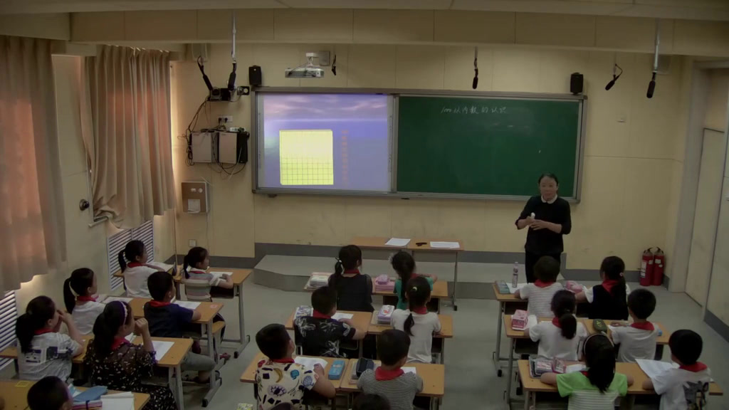 冀教版数学二下《10个百是一千，数位（1课时）》河北刘老师-市一等奖