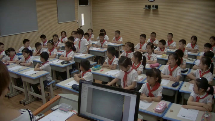 冀教版数学二下《解决租船问题》贵州金老师-市一等奖