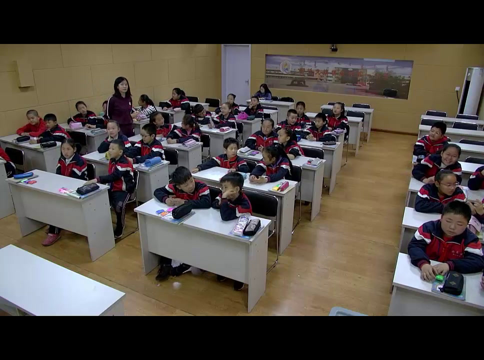 西南师大版数学五下《分数的意义》内蒙高老师-省一等奖