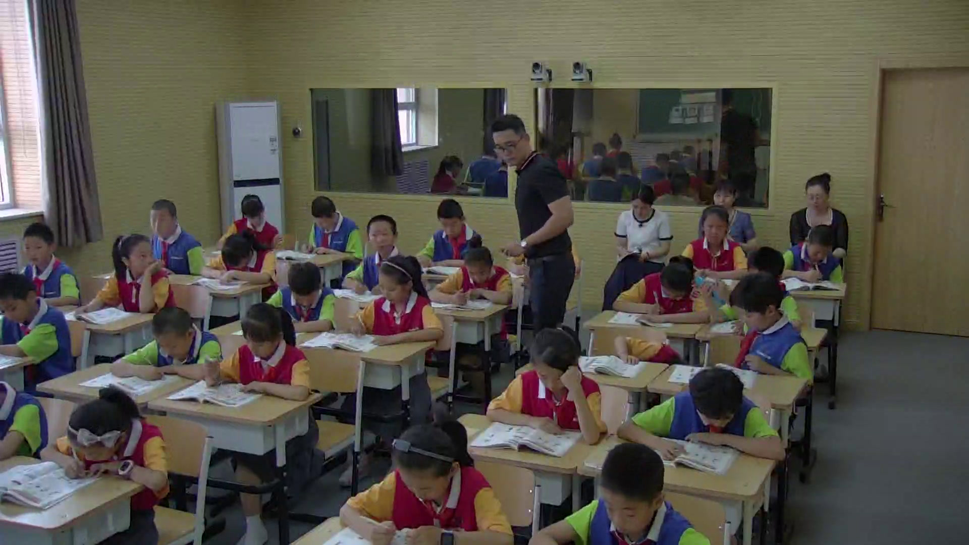 冀教版英语四下《Lesson16HowDoYouGotoSchool》河北张老师-全国一等奖