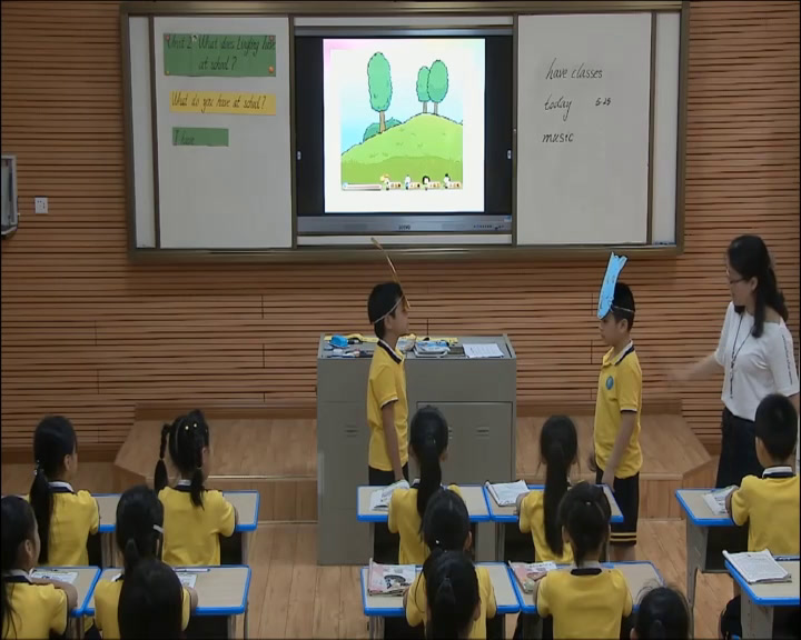外研版英语三下《Unit2WhatdoesLinglinghaveatschool》广西陈老师-市一等奖