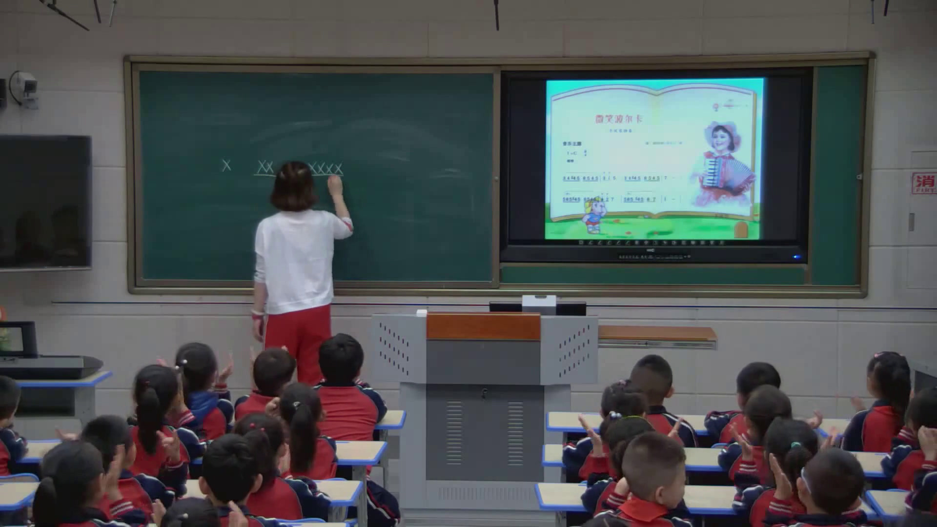 人教版音乐一下《律动　快乐小舞曲》内蒙张老师-市一等奖