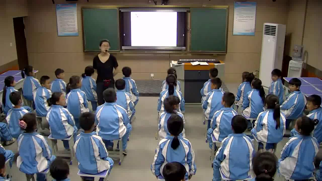 人教版音乐一下《选唱　请你唱首歌吧》江苏史老师-市一等奖
