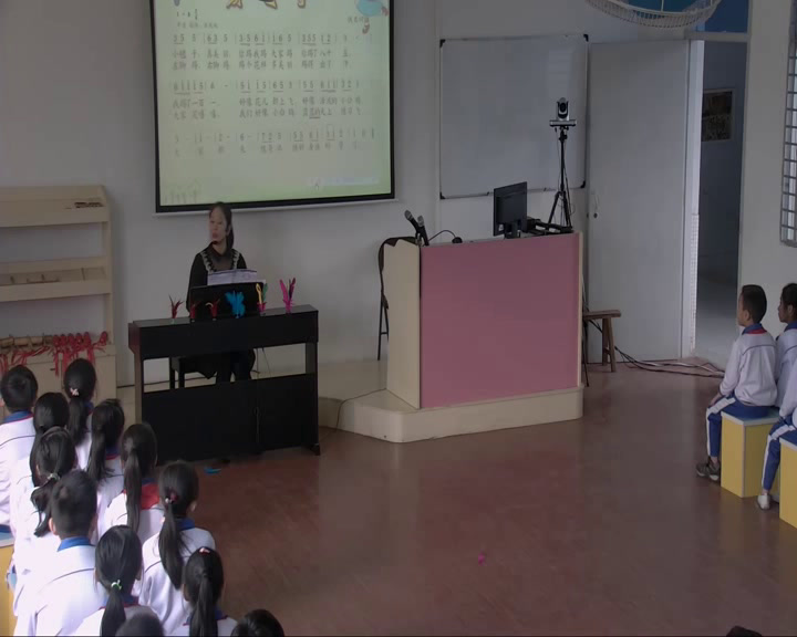 人教版音乐二下《欣赏　踢毽子》广东郑老师-县级优课
