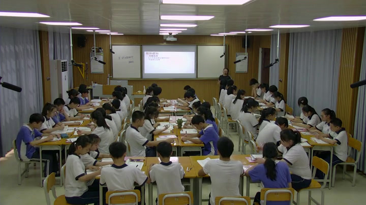 部编版语文八下《8时间的脚印》广西万老师-省一等奖