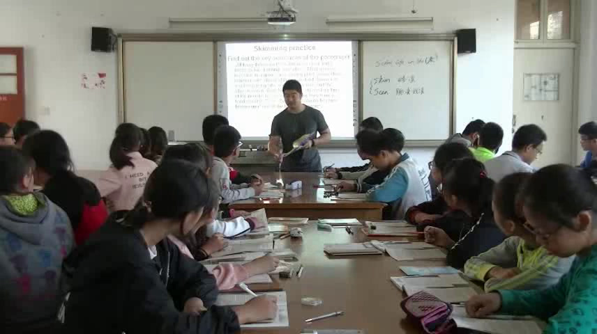 译林版英语模块一《Reading(1):School life in the UK》江苏葛老师-市一等奖