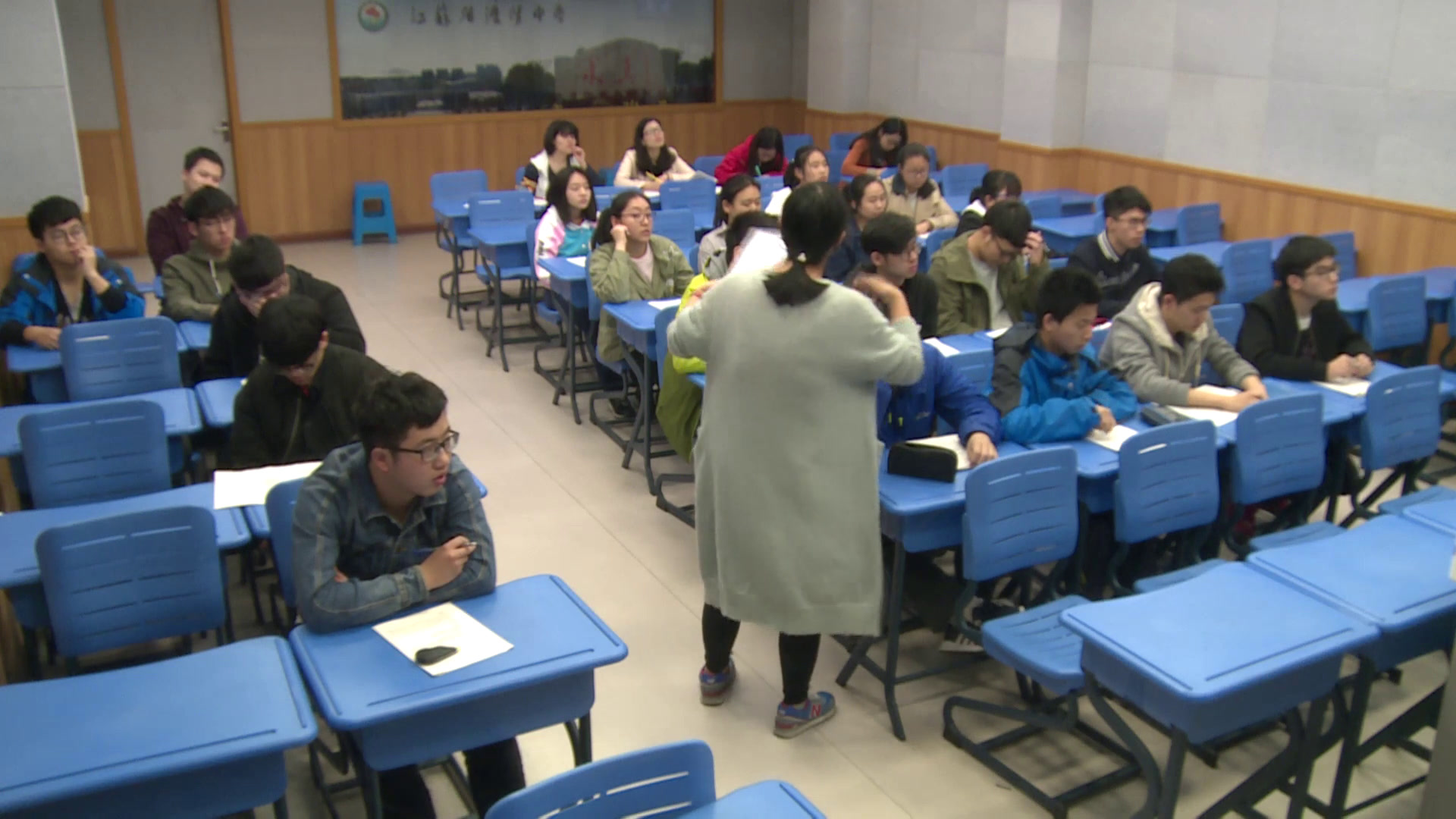译林版英语模块一《Task(2)：Reporting school activities：Skills building 3》江苏李老师-市一等奖