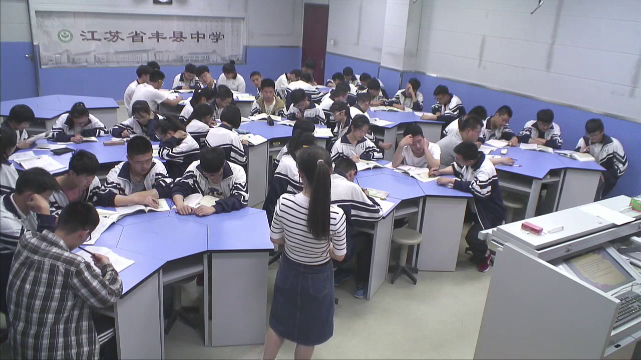 译林版英语模块二《Project(1)：Interviewing an expert》江苏张老师-市一等奖