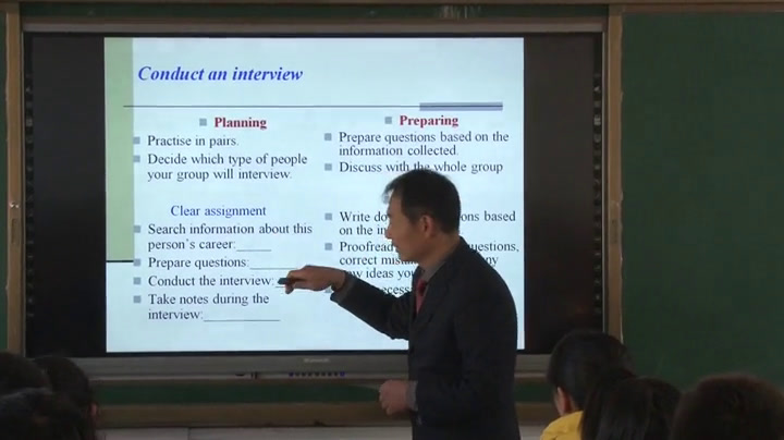 译林版英语模块二《Project(1)：Interviewing an expert》江苏李老师-市一等奖