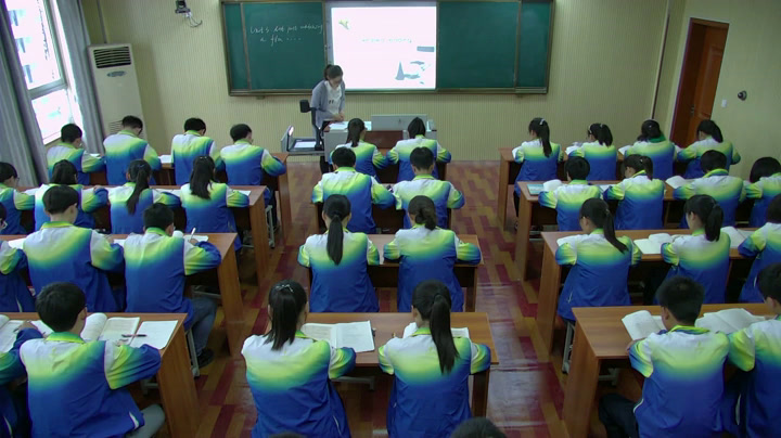 译林版英语模块四《Reading(1)：Not just watching a film，》江苏陆老师-市一等奖