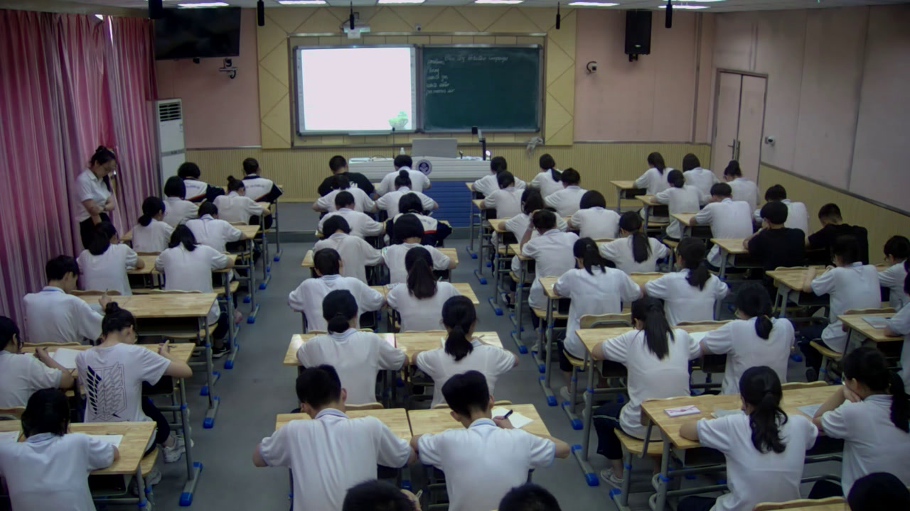译林版英语模块五《Project(2)：Writing a report》湖南彭老师-市一等奖
