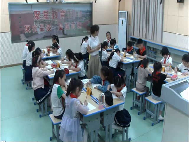 湘美版美术二下《4.动物聚会》安徽郑老师-市一等奖