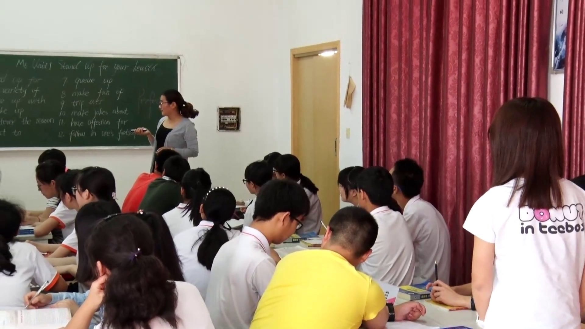 译林版英语模块六《Reading(2)：Stand up for your health》江苏蔡老师-县级优课