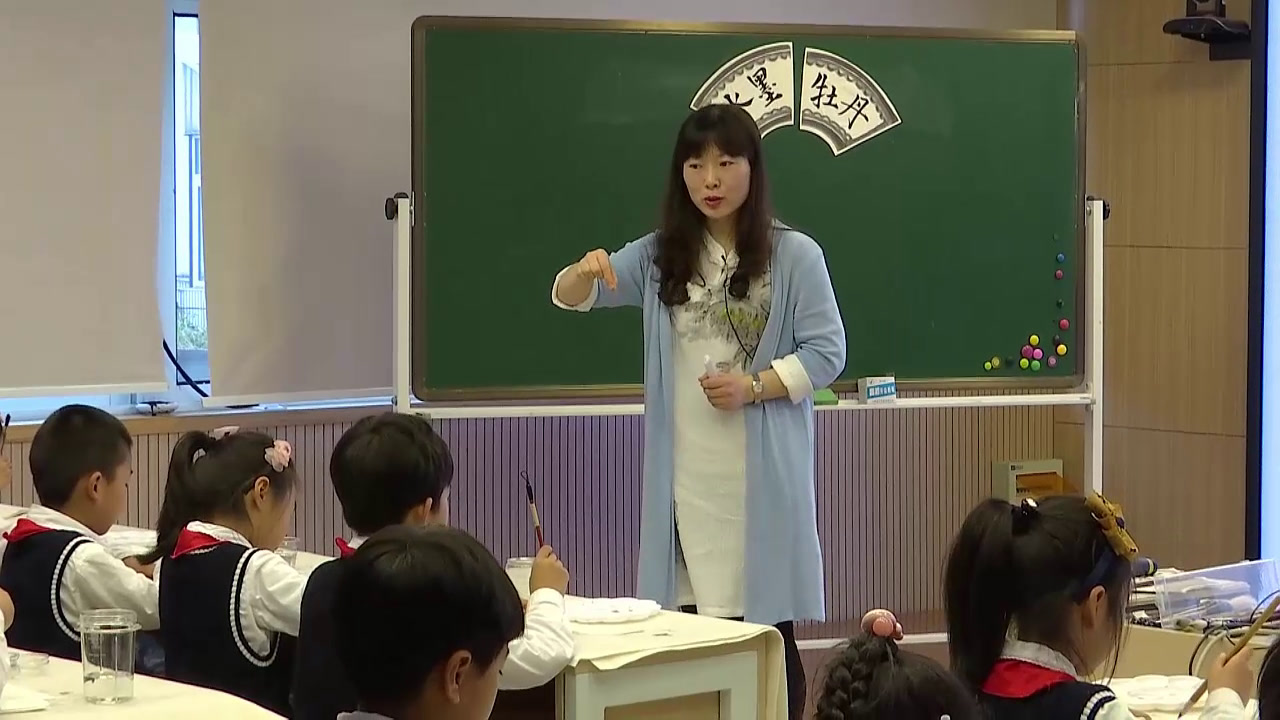 苏少版美术二下《第8课　水墨画花》江苏王老师-全国一等奖