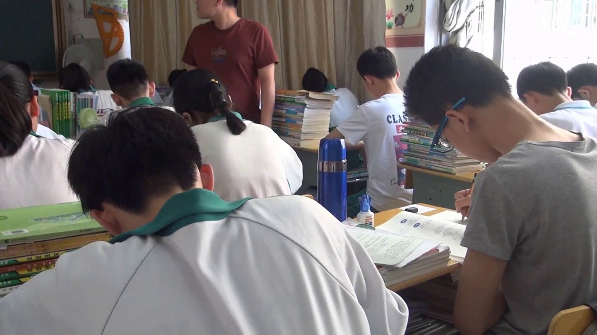华东师大版数学八下《一次函数的图象》海南吴老师-市一等奖