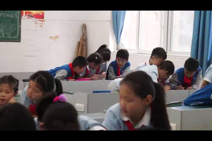 教科版科学三下《蚕卵里孵出的新生命》四川姚老师-省一等奖