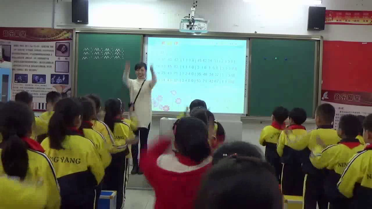 湘文艺版音乐二下《（听赏）加伏特舞曲》安徽冯老师-省一等奖