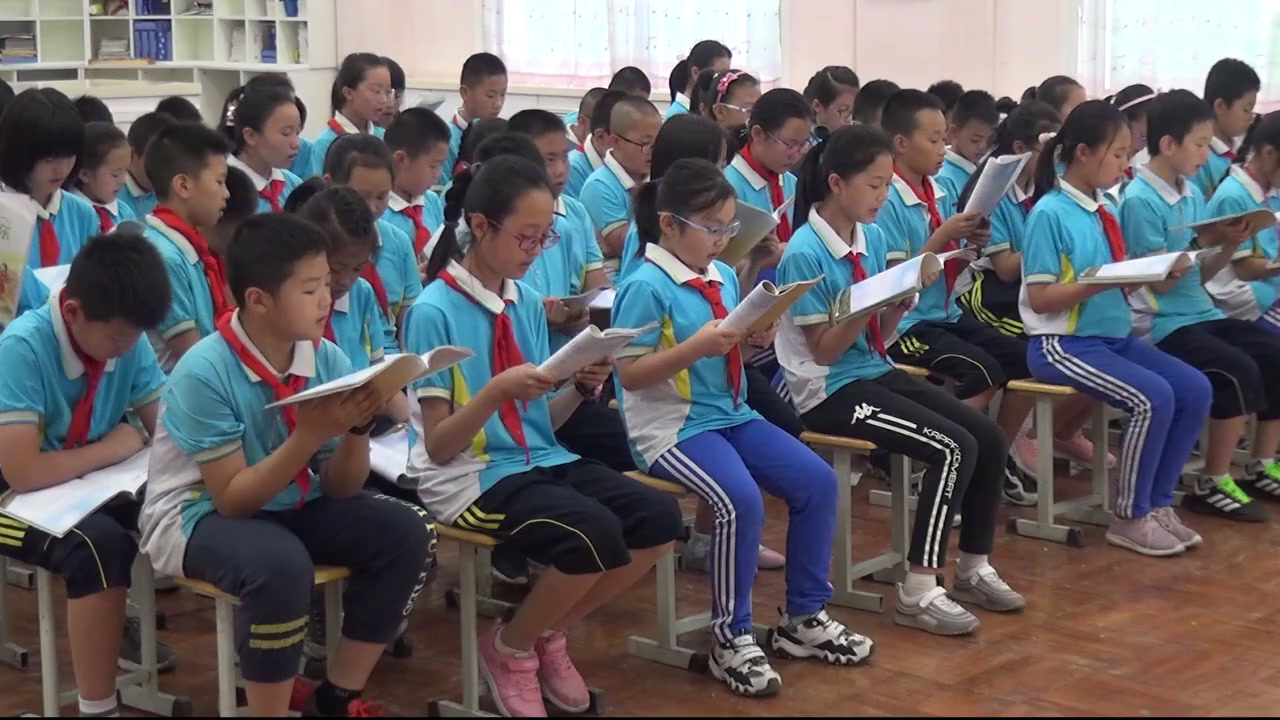 湘文艺版音乐五下《（演唱）七色光之歌》甘肃桂老师-全国一等奖
