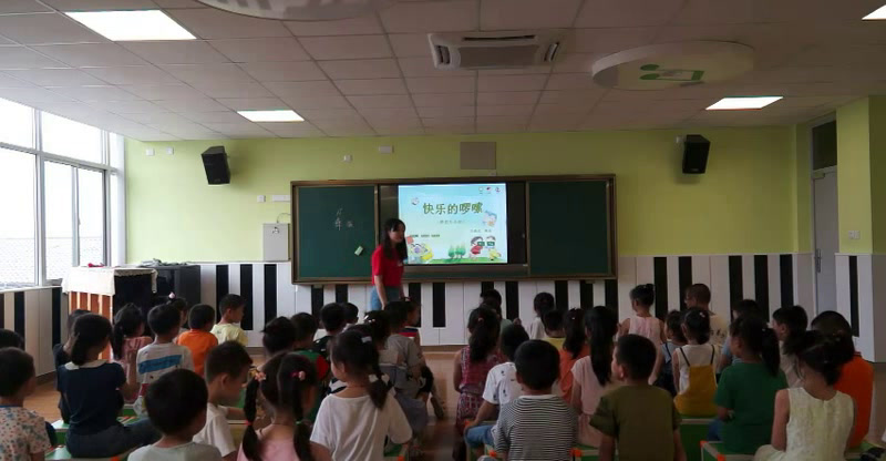 苏少版音乐一下《听快乐的啰嗦（弹拨乐合奏）》江苏袁老师-市一等奖