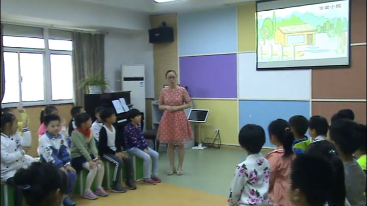 苏少版音乐一下《唱大鹿小黑猪》江苏潘老师-市一等奖
