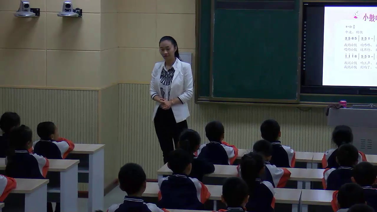 苏少版音乐一下《唱小鼓响咚咚大鼓和小鼓》江苏程老师-市一等奖