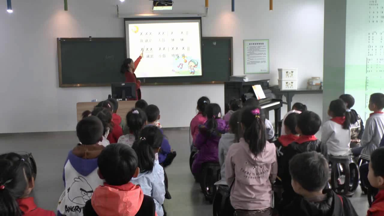 苏少版音乐一下《唱小鼓响咚咚大鼓和小鼓》江苏刘老师-县级优课