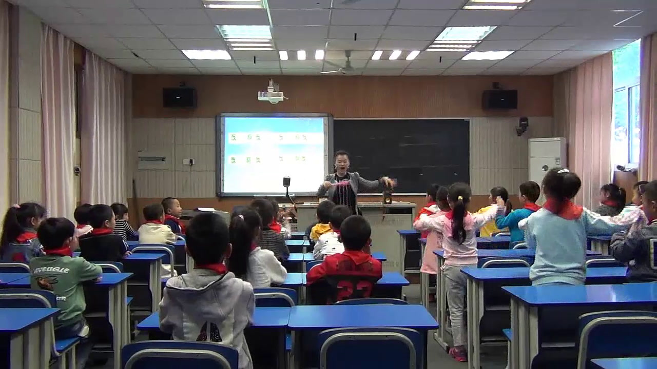 苏少版音乐一下《听小白船（童声领唱与合唱）太空探秘（电子合成乐）》江苏陈老师-市一等奖