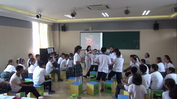 苏少版音乐六下《唱拉库卡拉查鸟儿多美丽》江苏孙老师-县级优课