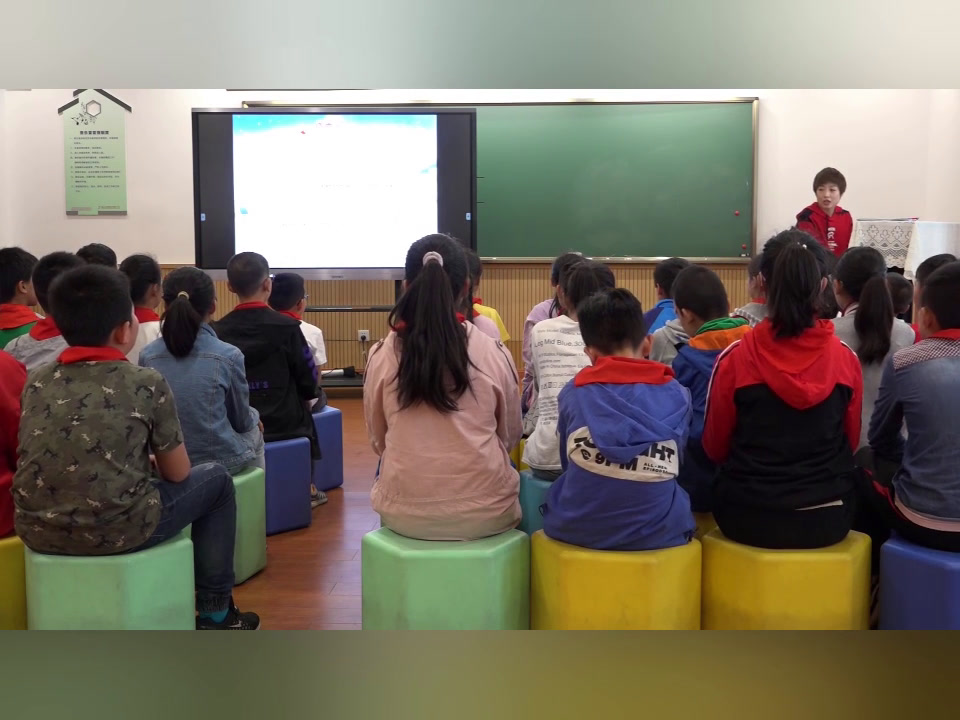 苏少版音乐四下《唱月亮钩钩好月亮，你走得这样静悄悄》江苏陈老师-县级优课
