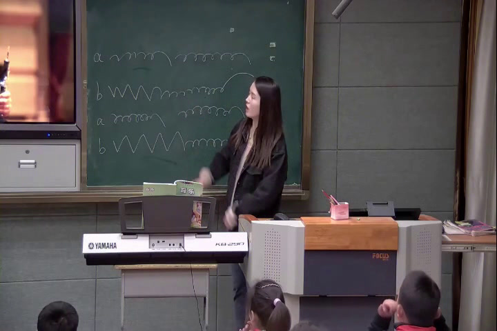花城粤教版音乐二下《1.长笛独奏曲《小鸟》主题》安徽阚老师-市一等奖