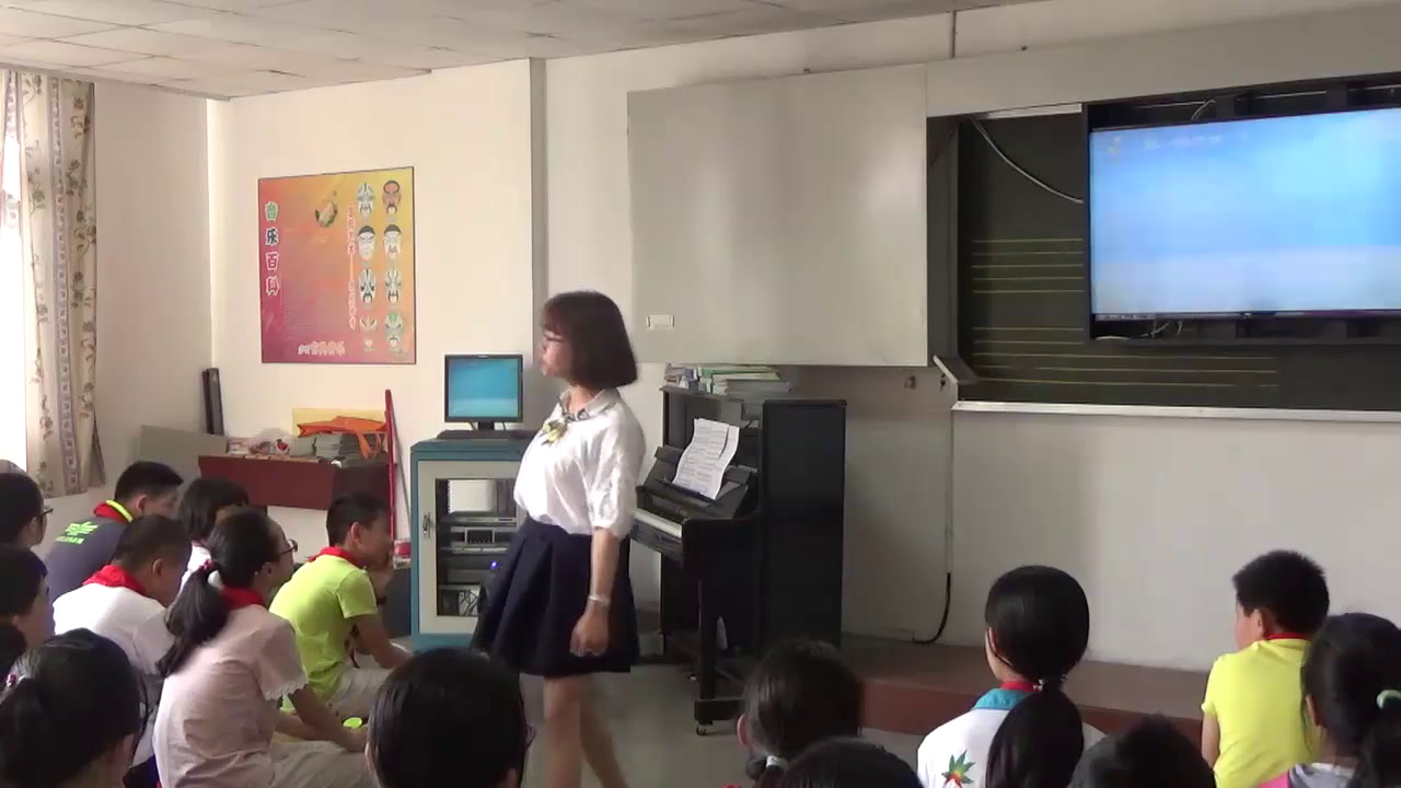 苏少版音乐五下《听蓝色多瑙河海滨音诗》江苏老师-县级优课