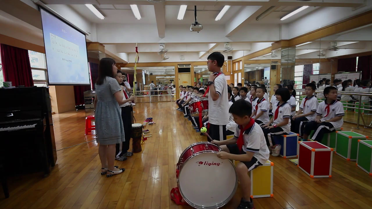 花城粤教版音乐五下《观看管弦乐曲《土耳其进行曲》》广东郑老师-全国一等奖
