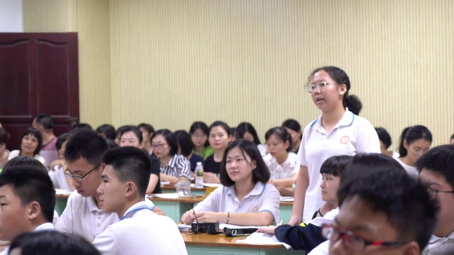 苏教版语文九下《专题我心中的语文》海南黄老师-全国一等奖