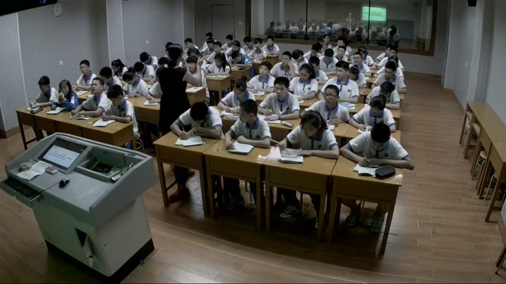 语文2011课标版七上《写作写一个人》广东黄老师-县级优课